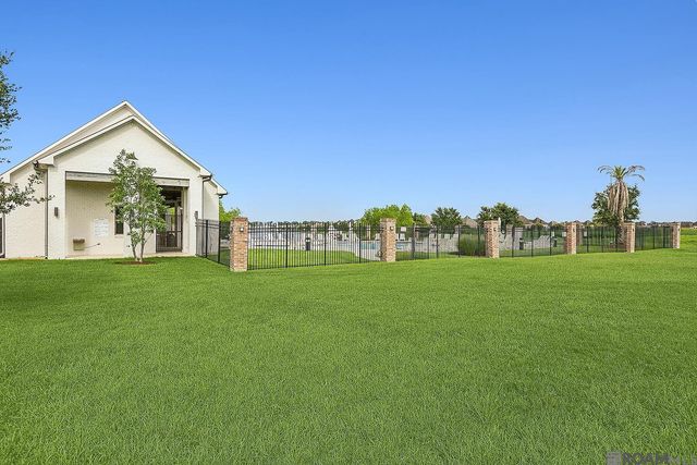 13652 Kings Court Ave, Baton Rouge, LA 70810