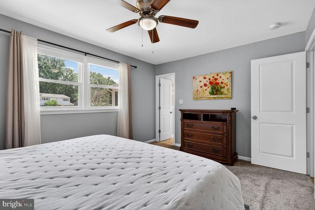 6811 SYDENSTRICKER RD, Springfield, VA 22152