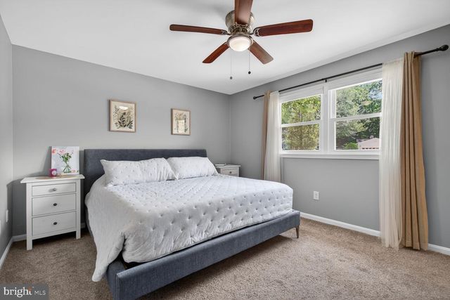 6811 SYDENSTRICKER RD, Springfield, VA 22152