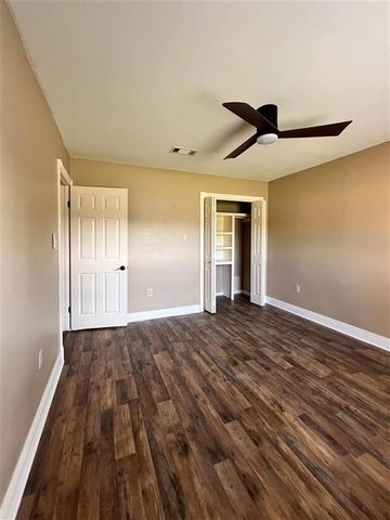 1417 Waverly Street, Lake Charles, LA 70605