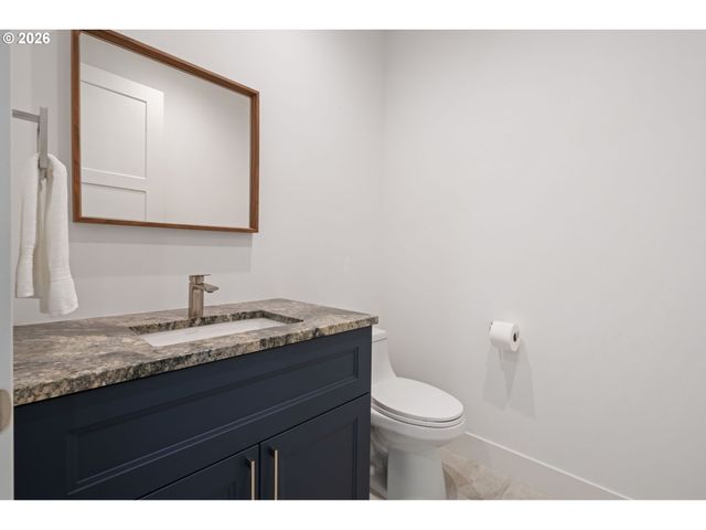 3850 LAKE GROVE Ave, Lake Oswego, OR 97035