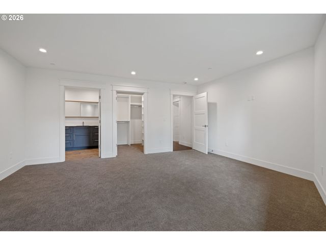 3850 LAKE GROVE Ave, Lake Oswego, OR 97035