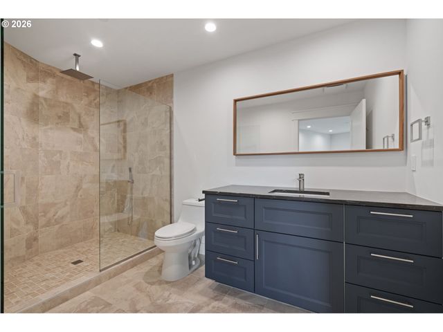 3850 LAKE GROVE Ave, Lake Oswego, OR 97035