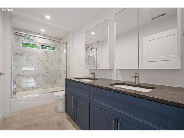 3850 LAKE GROVE Ave, Lake Oswego, OR 97035