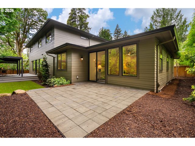 3850 LAKE GROVE Ave, Lake Oswego, OR 97035
