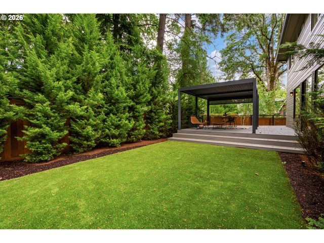 3850 LAKE GROVE Ave, Lake Oswego, OR 97035
