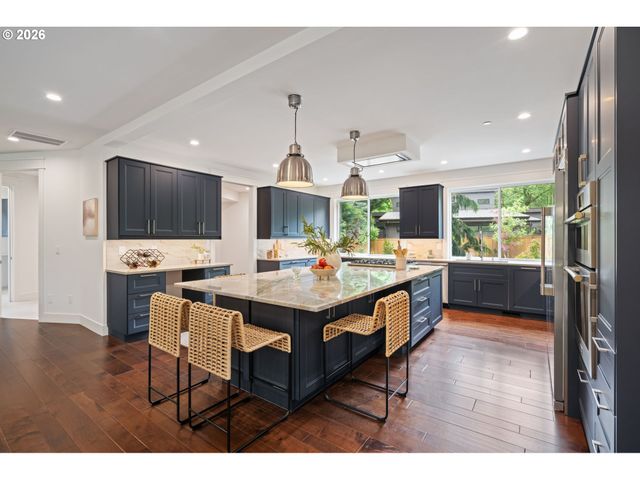 3850 LAKE GROVE Ave, Lake Oswego, OR 97035