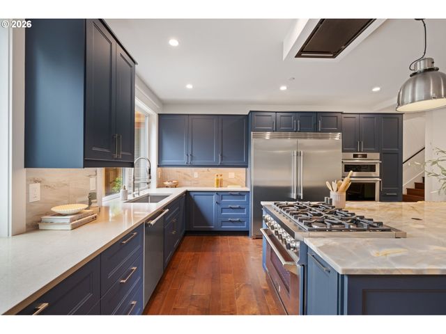 3850 LAKE GROVE Ave, Lake Oswego, OR 97035