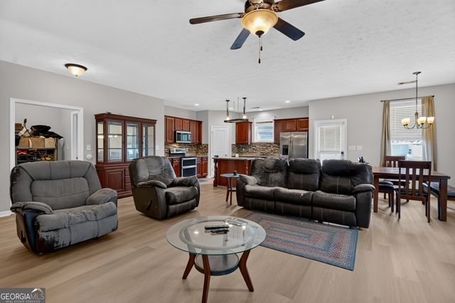 402 Creekside Drive, Lagrange, GA 30240