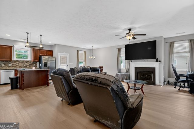 402 Creekside Drive, Lagrange, GA 30240