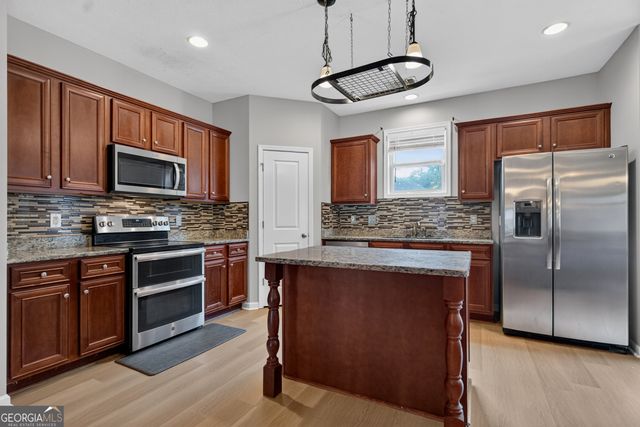 402 Creekside Drive, Lagrange, GA 30240
