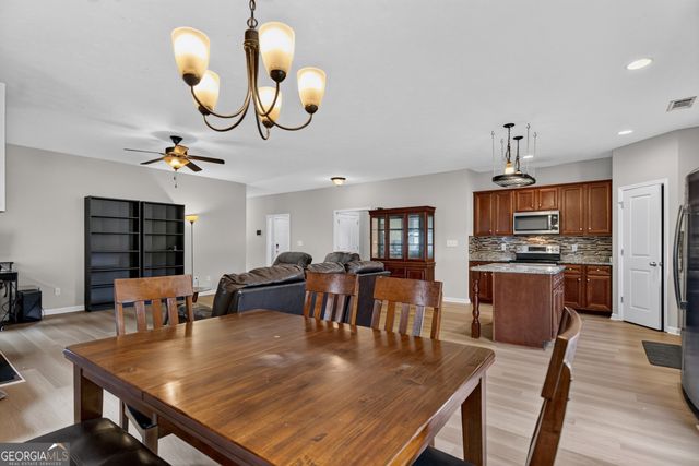 402 Creekside Drive, Lagrange, GA 30240