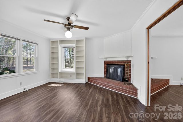 46 Pinecrest Avenue, Great Falls, SC 29055