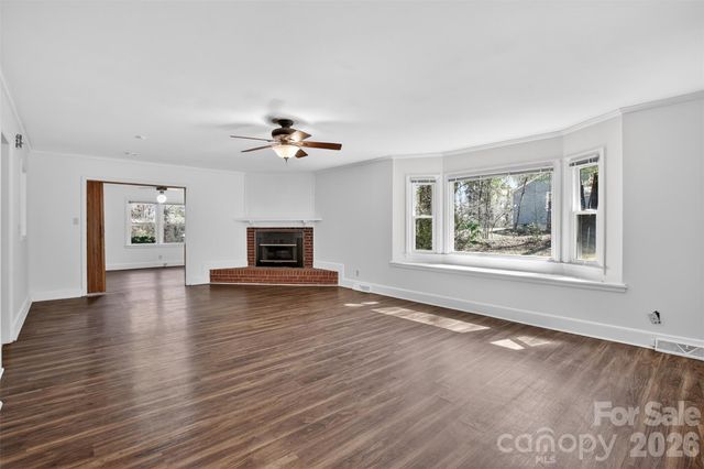 46 Pinecrest Avenue, Great Falls, SC 29055