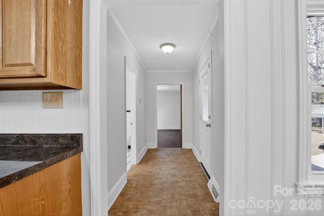 46 Pinecrest Avenue, Great Falls, SC 29055