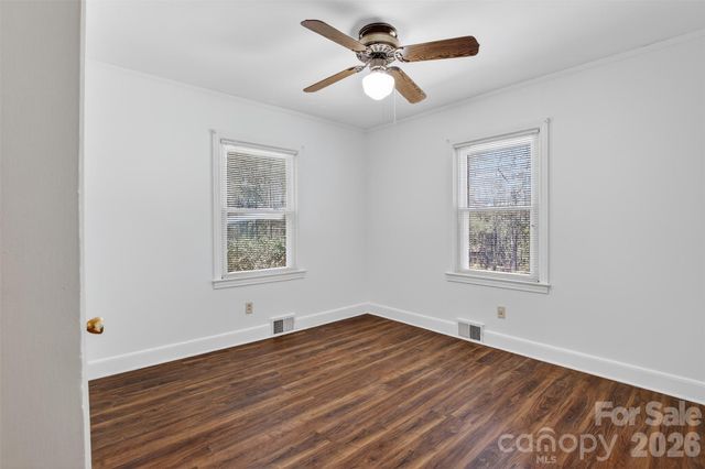 46 Pinecrest Avenue, Great Falls, SC 29055