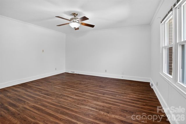 46 Pinecrest Avenue, Great Falls, SC 29055