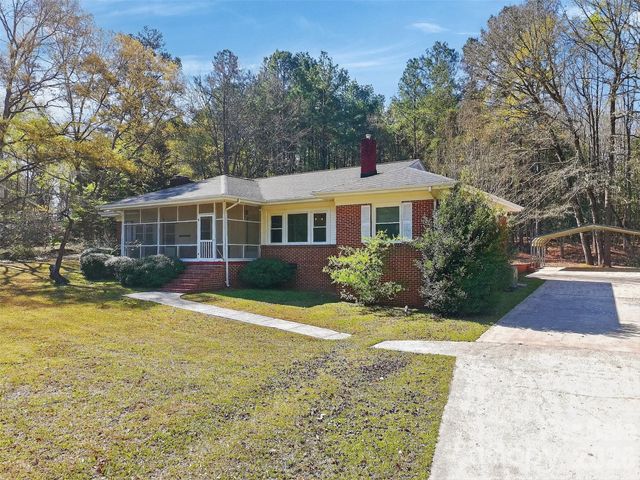 46 Pinecrest Avenue, Great Falls, SC 29055