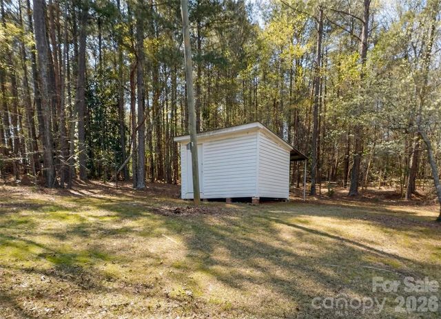 46 Pinecrest Avenue, Great Falls, SC 29055