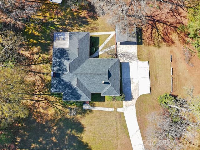 46 Pinecrest Avenue, Great Falls, SC 29055