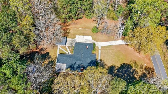 46 Pinecrest Avenue, Great Falls, SC 29055