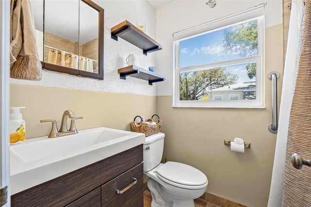 2134 6TH AVENUE N, St Petersburg, FL 33713