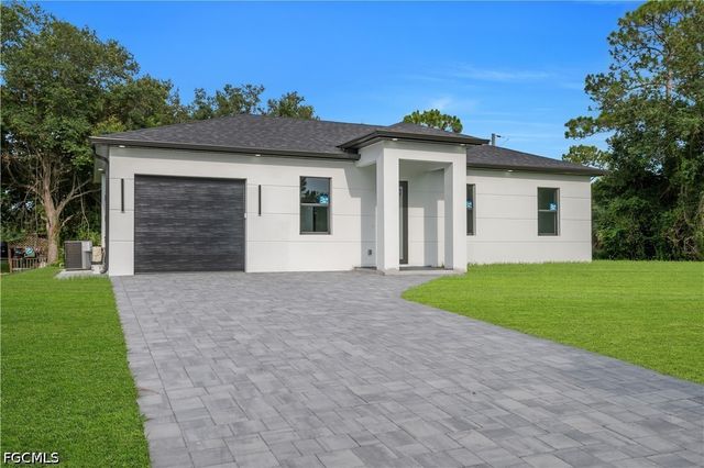 1718 Hibiscus AVE, Lehigh Acres, FL 33972