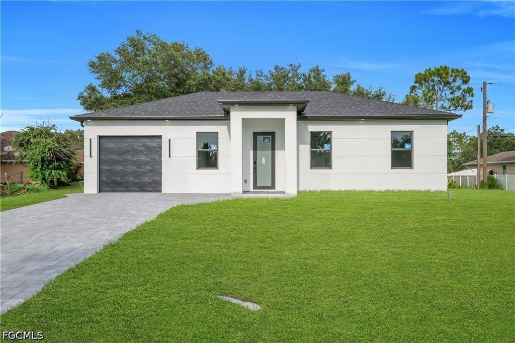 1718 Hibiscus AVE, Lehigh Acres, FL 33972