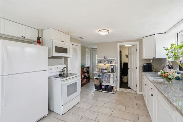 190 Pinnery Avenue, Warwick, RI 02886