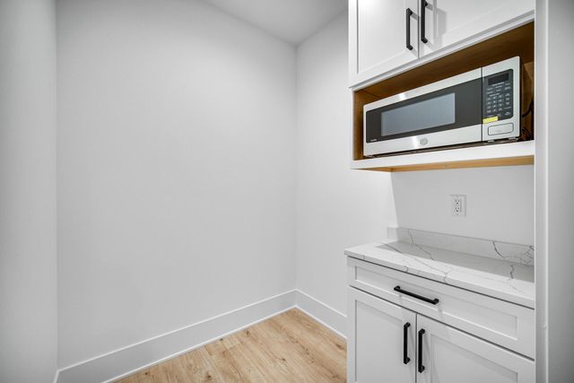 9864 Switch Grass Lane, St. John, IN 46373