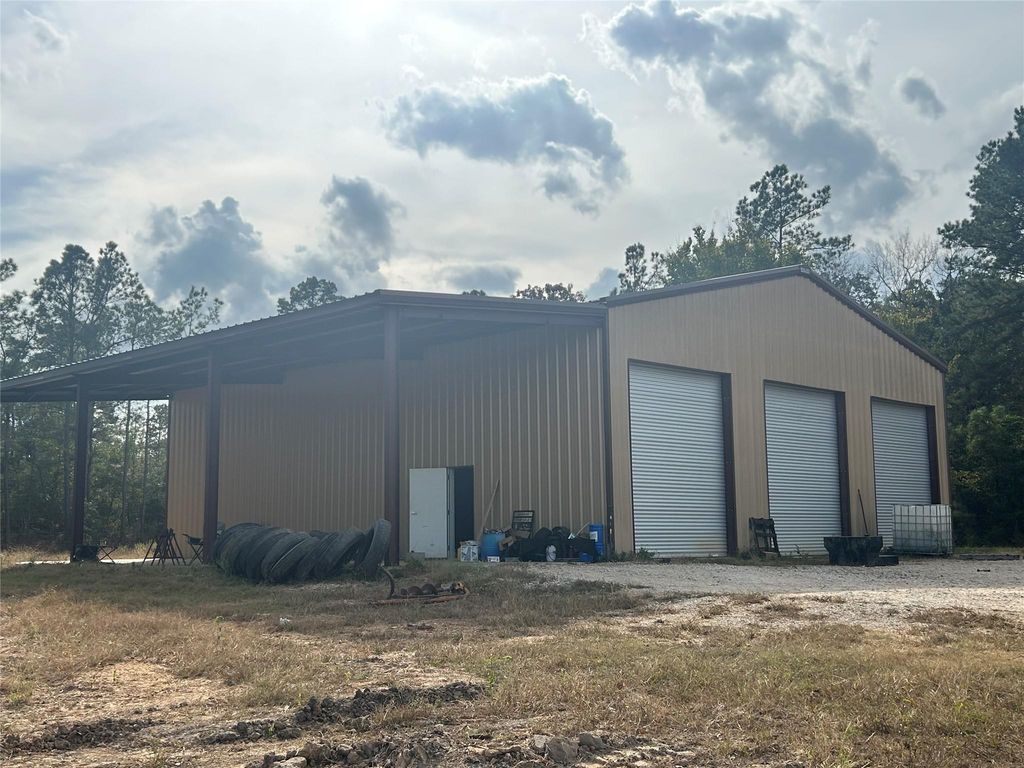 18074 Hill Road, Cleveland, TX 77328