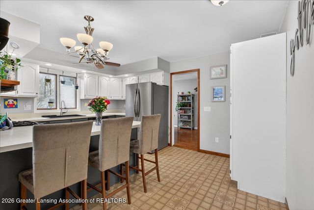6910 Calson Drive, Lansing, MI 48911