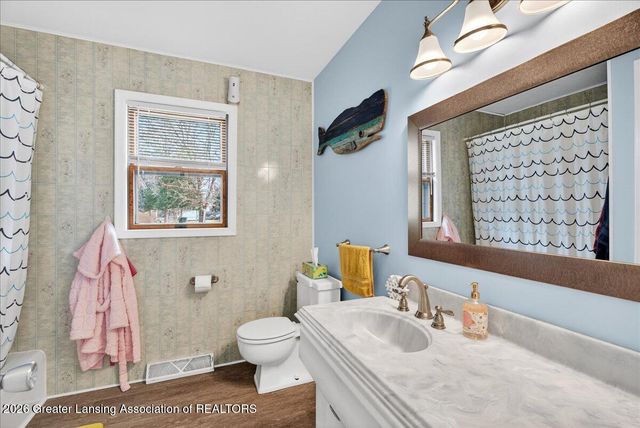 6910 Calson Drive, Lansing, MI 48911