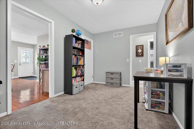 6910 Calson Drive, Lansing, MI 48911