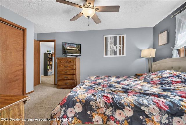 6910 Calson Drive, Lansing, MI 48911