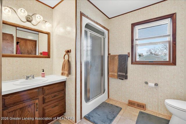 6910 Calson Drive, Lansing, MI 48911