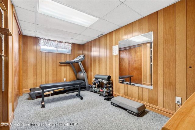 6910 Calson Drive, Lansing, MI 48911