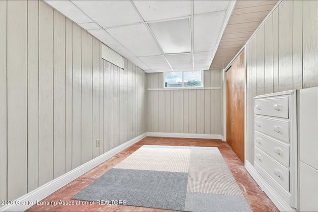 6910 Calson Drive, Lansing, MI 48911