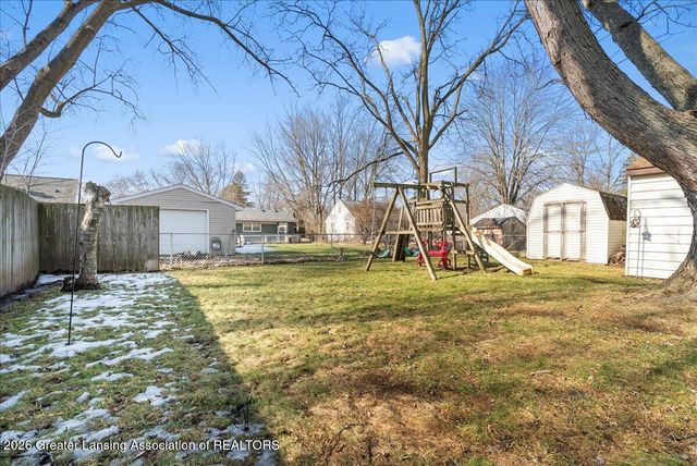 6910 Calson Drive, Lansing, MI 48911