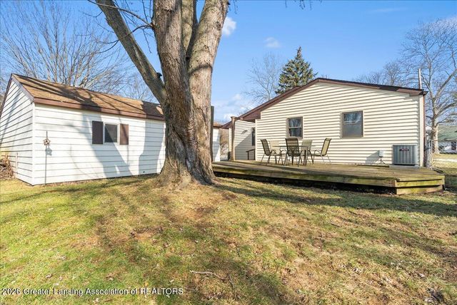 6910 Calson Drive, Lansing, MI 48911