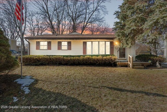 6910 Calson Drive, Lansing, MI 48911