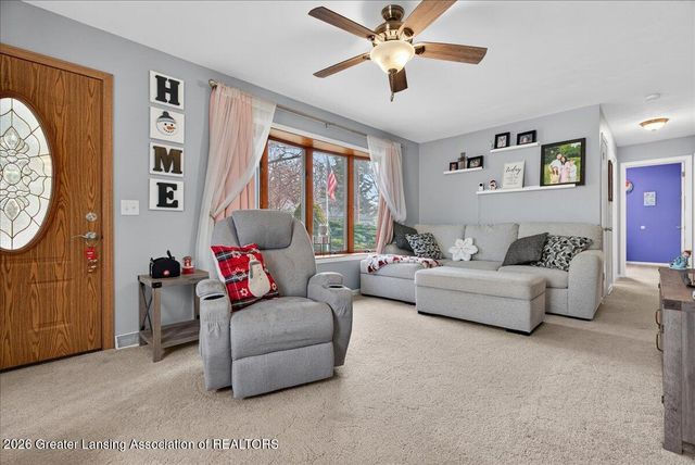 6910 Calson Drive, Lansing, MI 48911