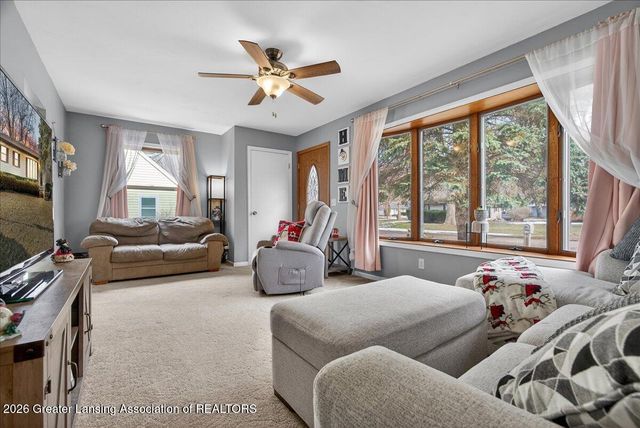 6910 Calson Drive, Lansing, MI 48911