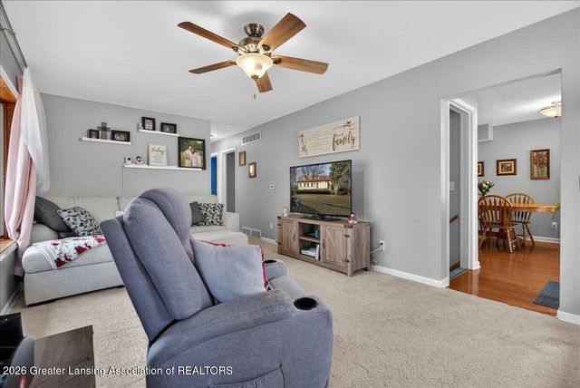 6910 Calson Drive, Lansing, MI 48911