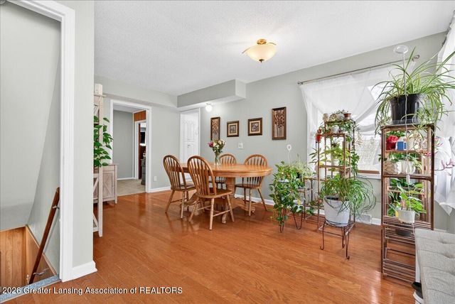 6910 Calson Drive, Lansing, MI 48911
