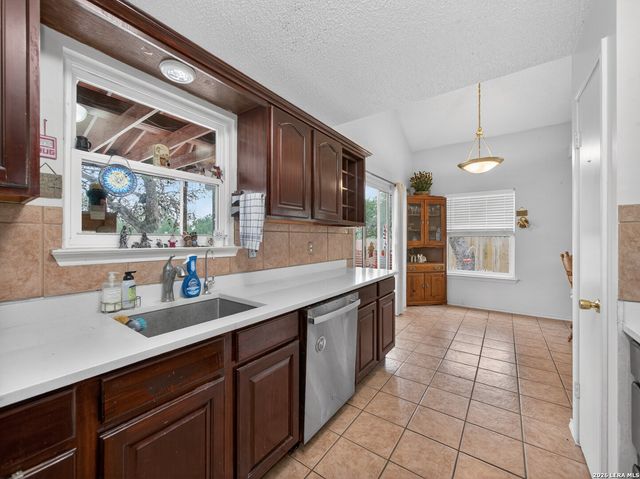 8006 Echo Wind St, San Antonio, TX 78250