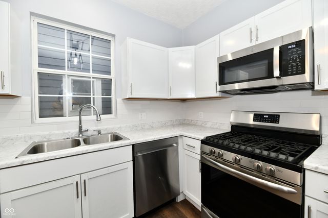 910 E Morris Street, Indianapolis, IN 46203