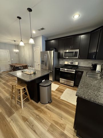 540 Harpeth Park Dr, Nashville, TN 37221