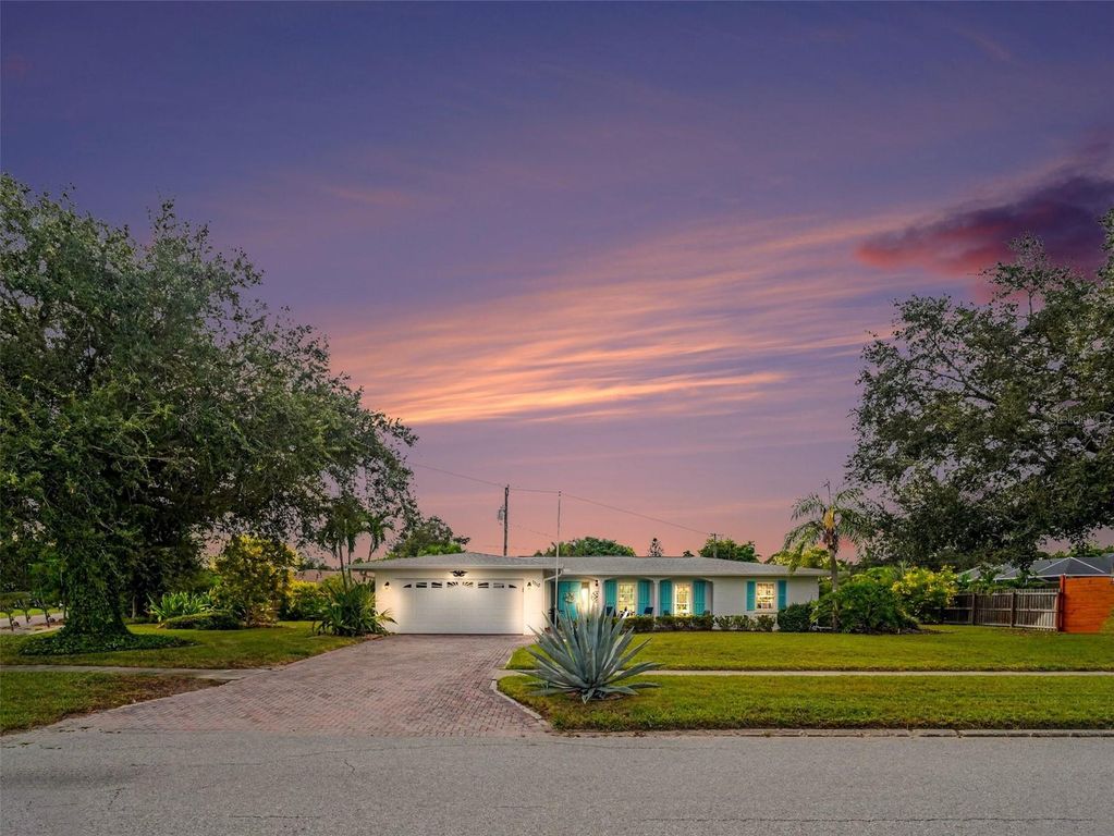1110 DE NARVAEZ AVENUE, BRADENTON, FL 34209 — exterior