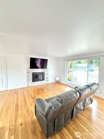 6311 188th Street SW, Lynnwood, WA 98037